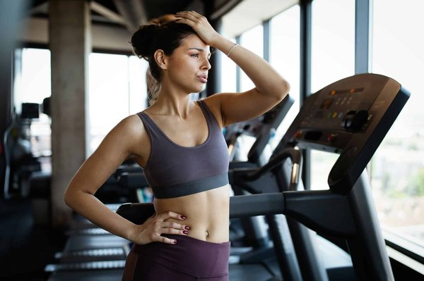 Come migliorare la resistenza per il tennis in partite che si estendono oltre il terzo set?